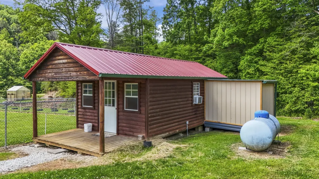 404 Lower Nickell Branch Road Hazel Green KY 41332