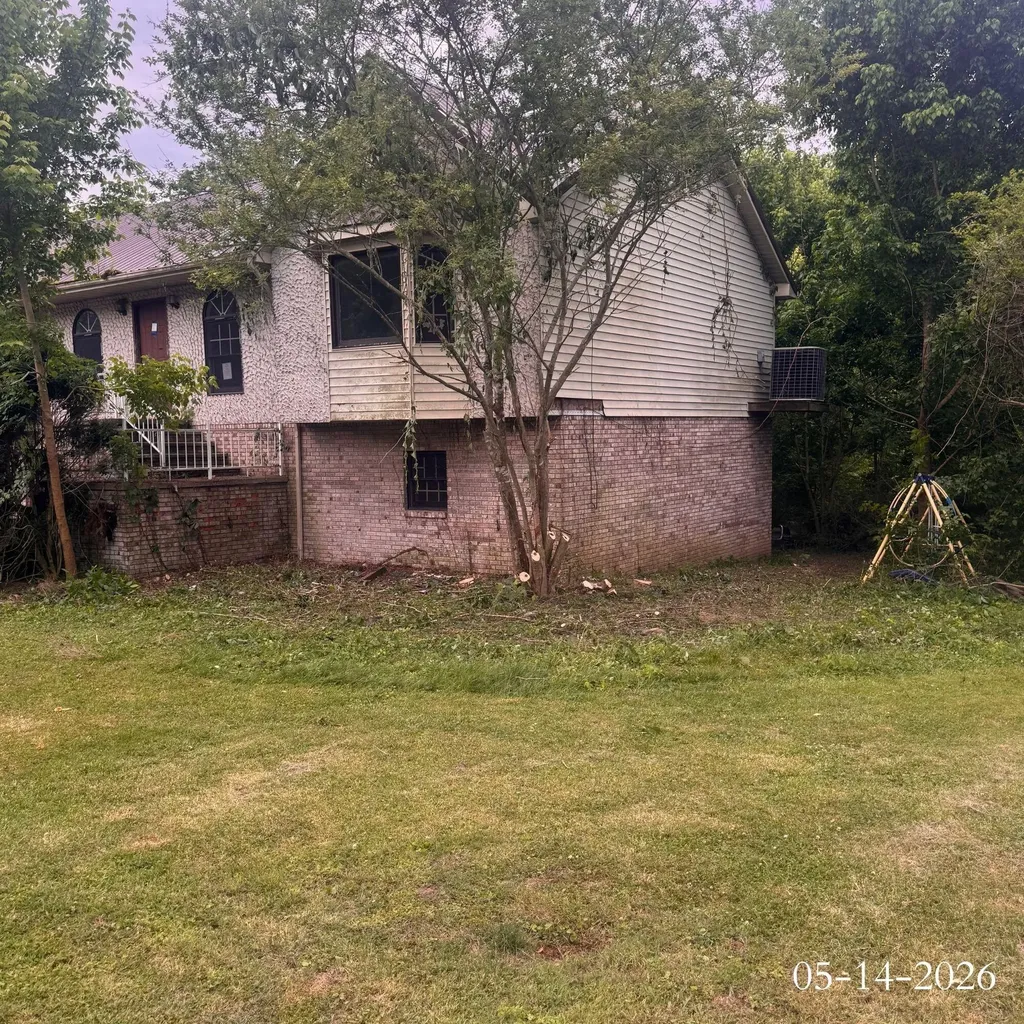 174 1st St Fox Harold KY 41635