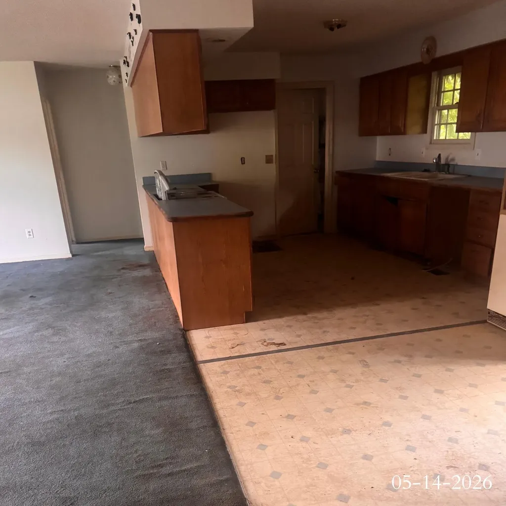 174 1st St Fox Harold KY 41635