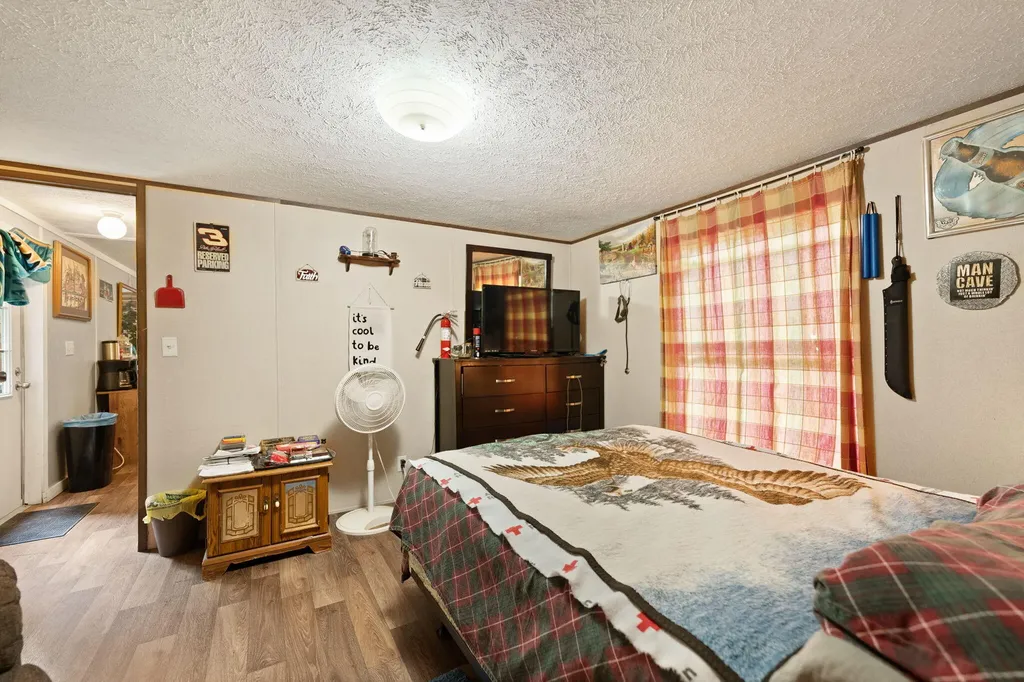 215 Lakeview Avenue Burnside KY 42519