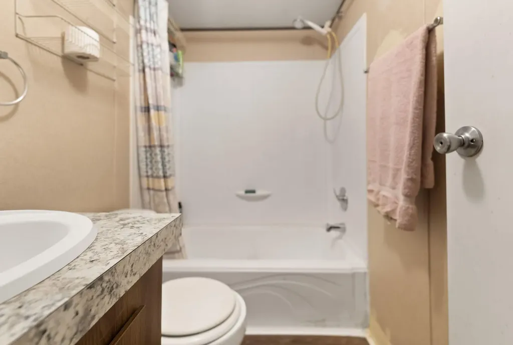 215 Lakeview Avenue Burnside KY 42519