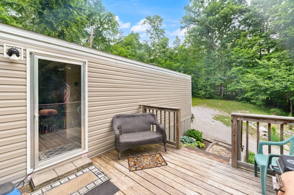 215 Lakeview Avenue Burnside KY 42519