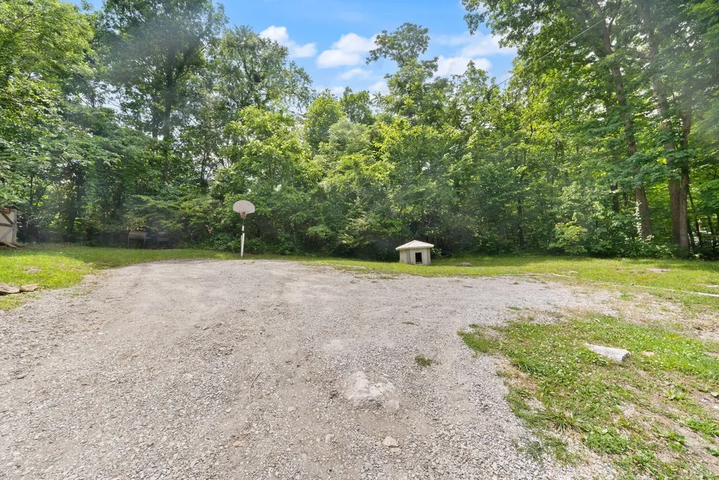 215 Lakeview Avenue Burnside KY 42519