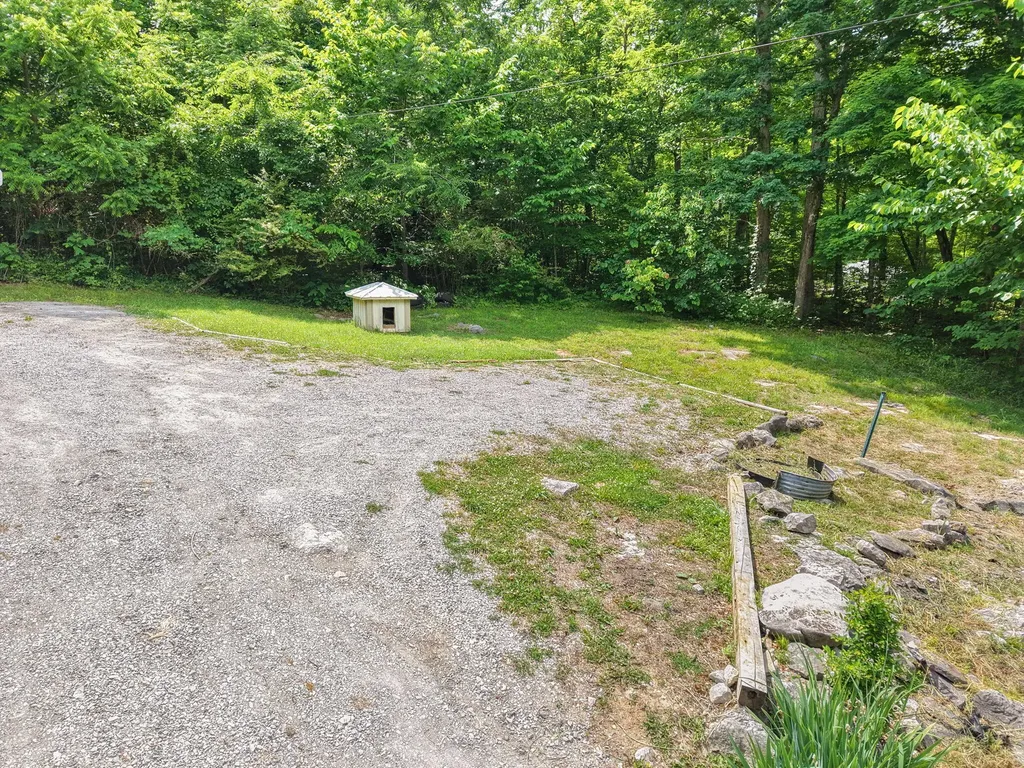 215 Lakeview Avenue Burnside KY 42519