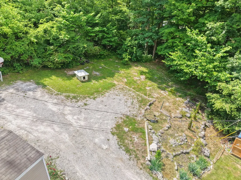 215 Lakeview Avenue Burnside KY 42519