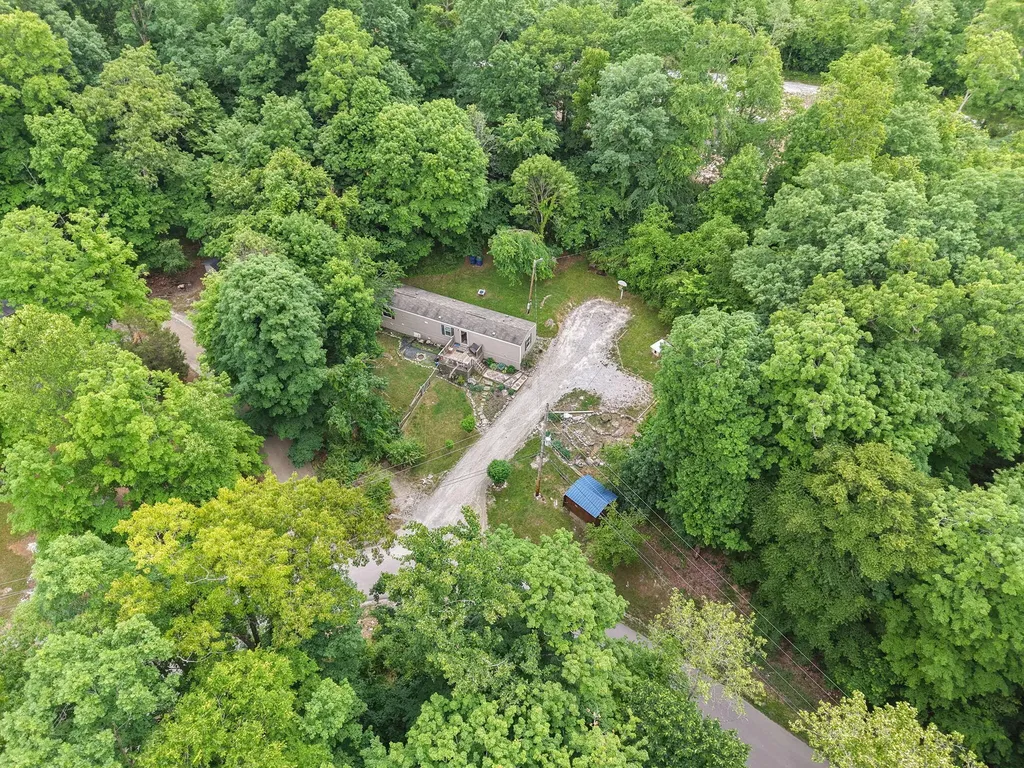 215 Lakeview Avenue Burnside KY 42519