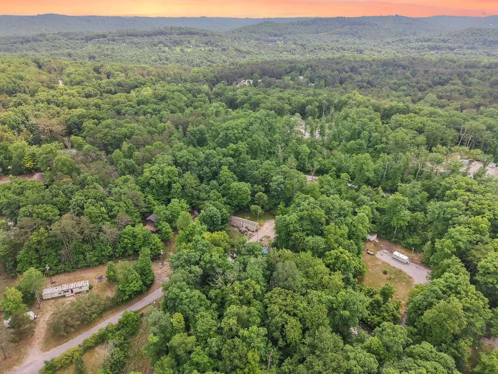 215 Lakeview Avenue Burnside KY 42519
