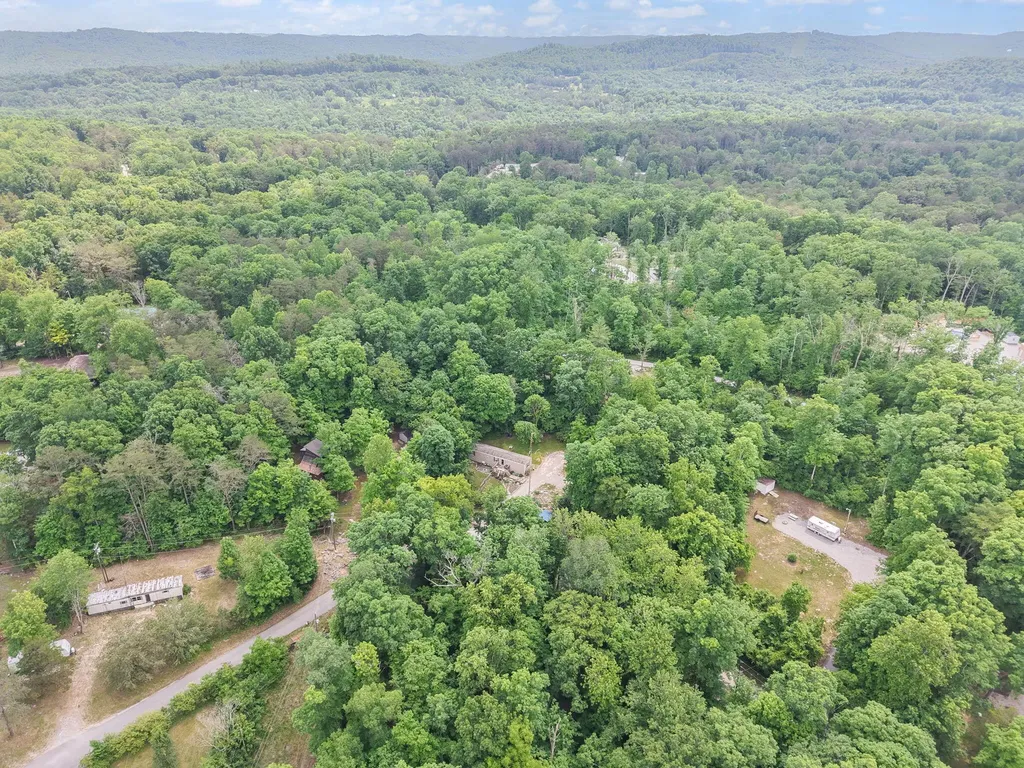 215 Lakeview Avenue Burnside KY 42519