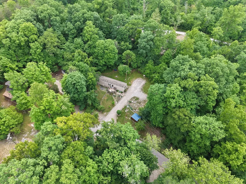 215 Lakeview Avenue Burnside KY 42519