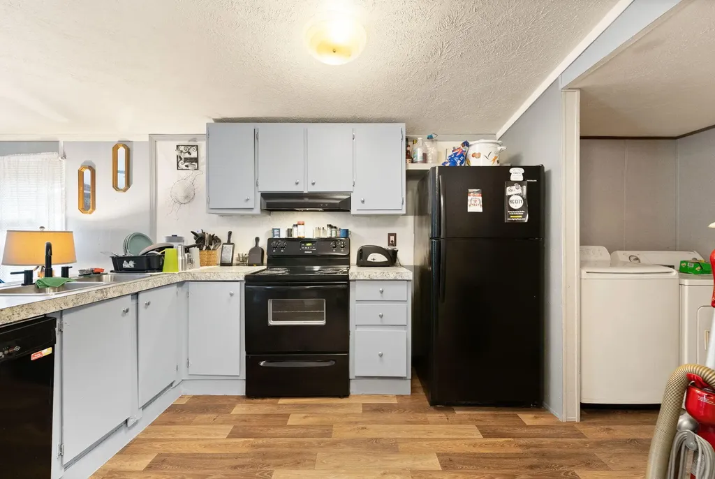 215 Lakeview Avenue Burnside KY 42519