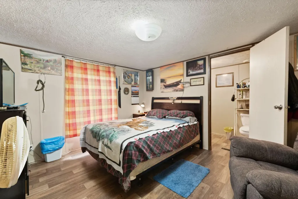 215 Lakeview Avenue Burnside KY 42519