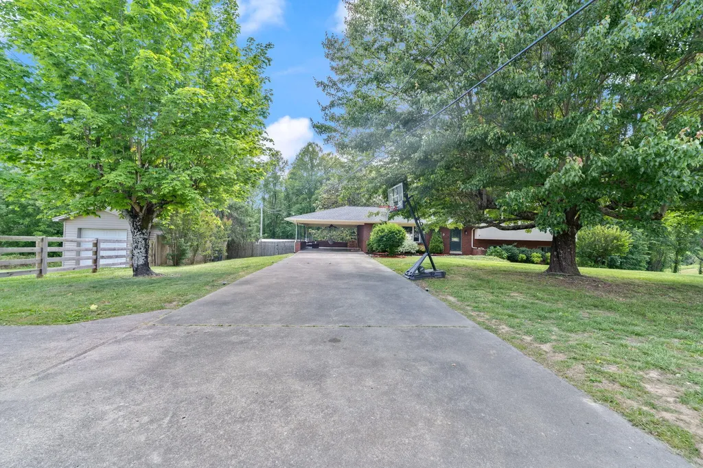 1429 Gordon Hill Pike Corbin KY 40701