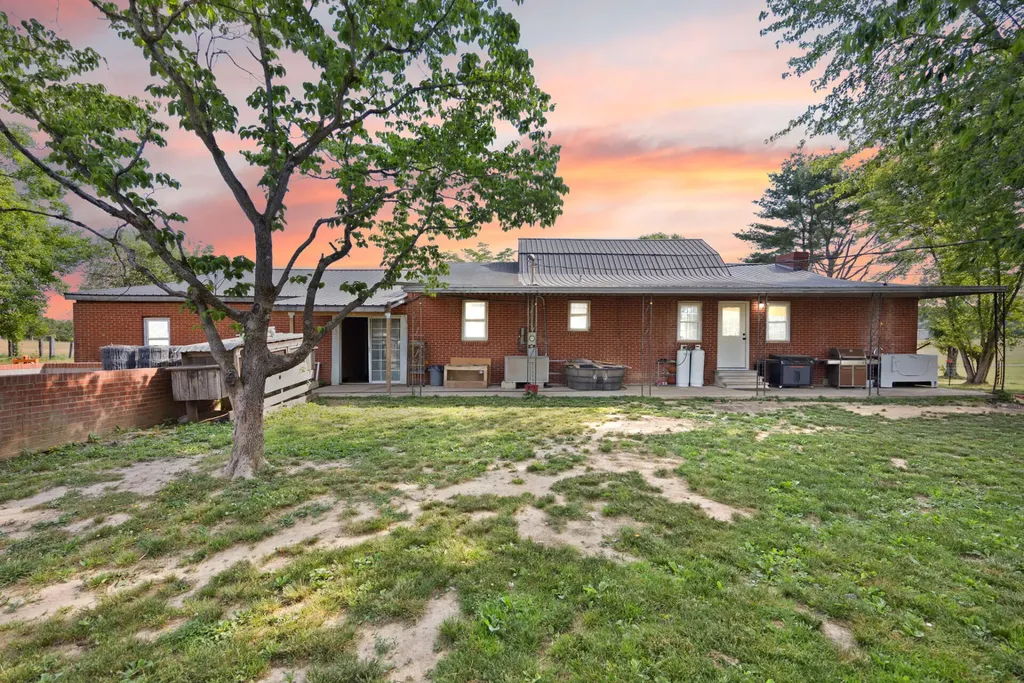 101 Gennie Hill Road Columbia KY 42728