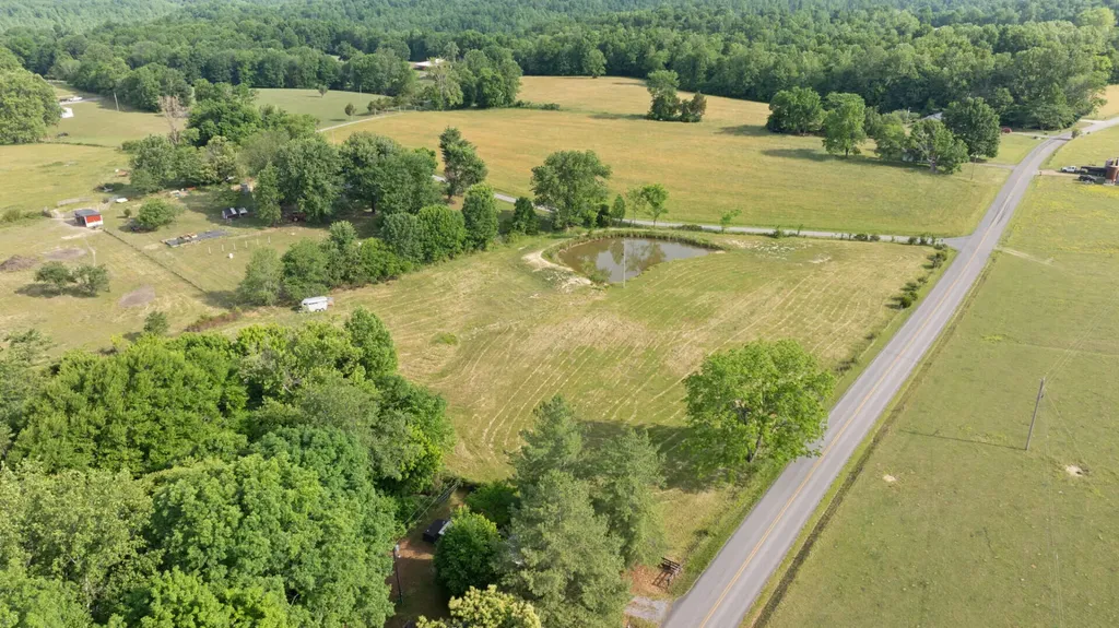 101 Gennie Hill Road Columbia KY 42728