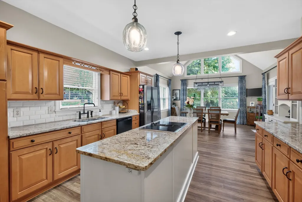 2348 The Woods Lane Lexington KY 40502