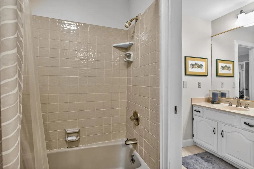 2348 The Woods Lane Lexington KY 40502