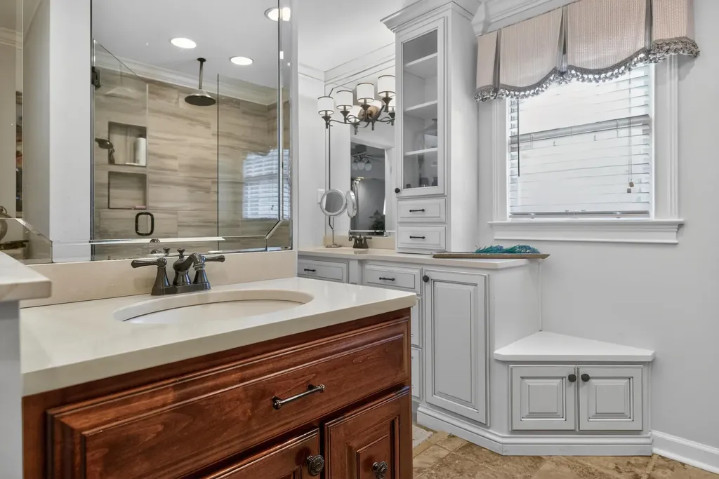 2348 The Woods Lane Lexington KY 40502