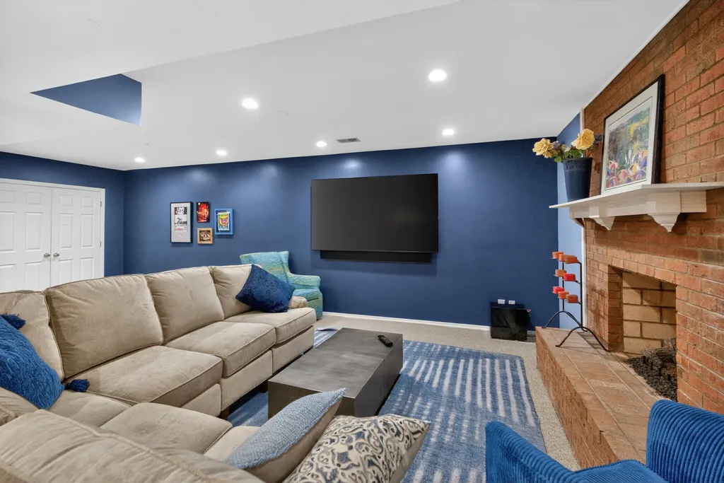 2348 The Woods Lane Lexington KY 40502
