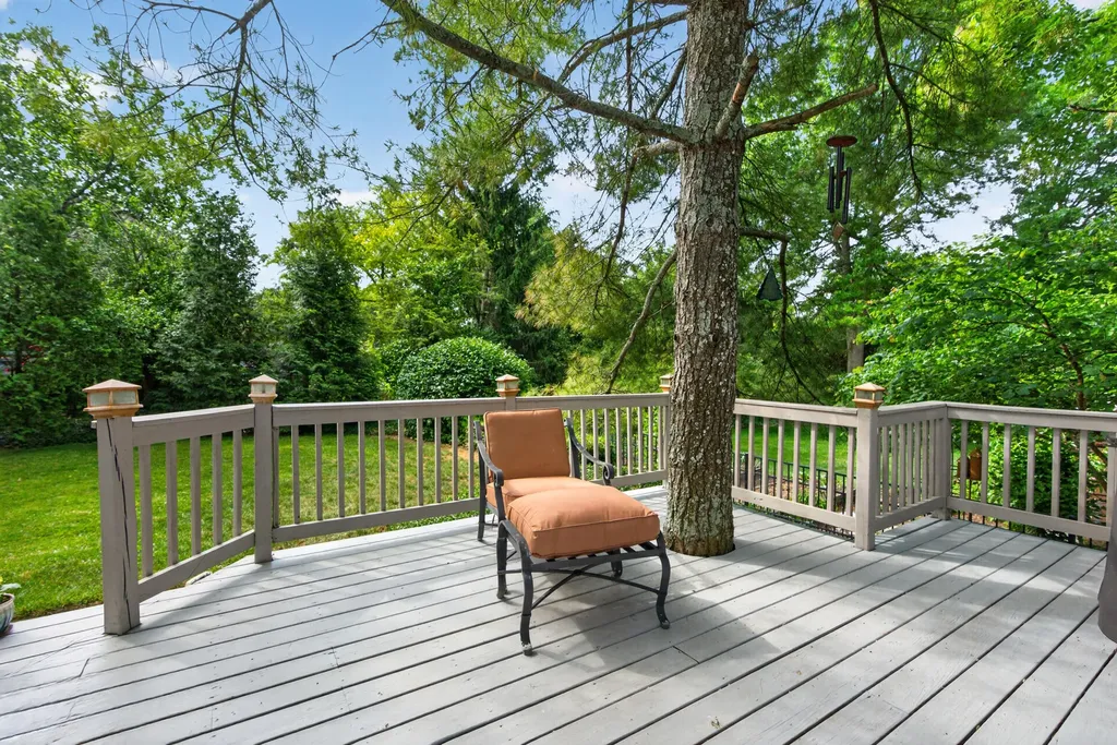 2348 The Woods Lane Lexington KY 40502
