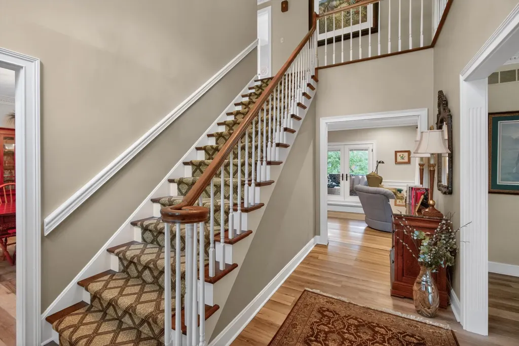 2348 The Woods Lane Lexington KY 40502