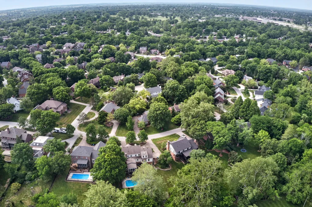 2348 The Woods Lane Lexington KY 40502