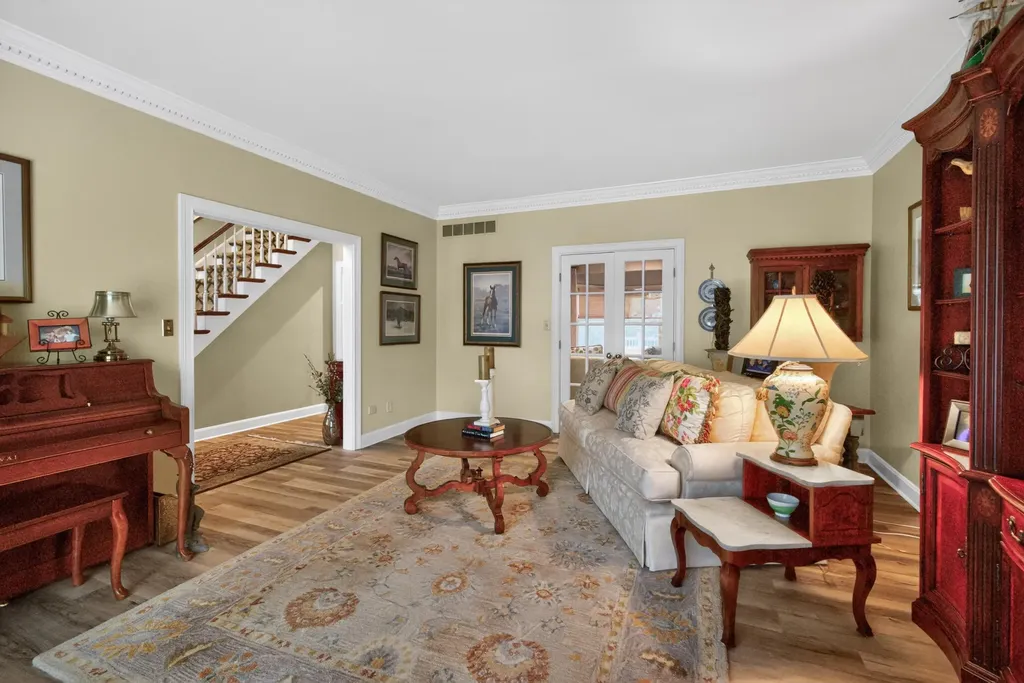 2348 The Woods Lane Lexington KY 40502