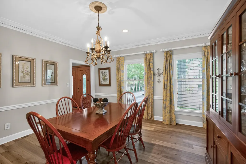 2348 The Woods Lane Lexington KY 40502