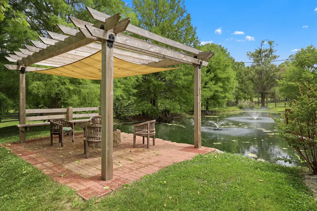 3140 Mccowans Ferry Road Versailles KY 40383