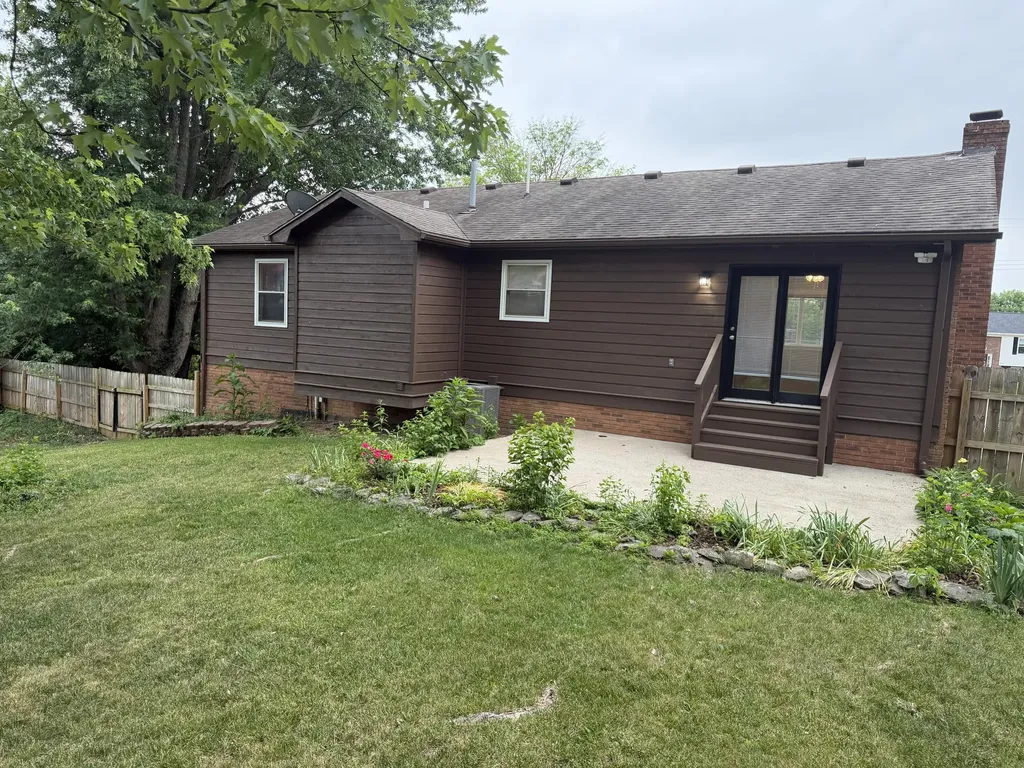 2110 Woodford Drive Richmond KY 40475