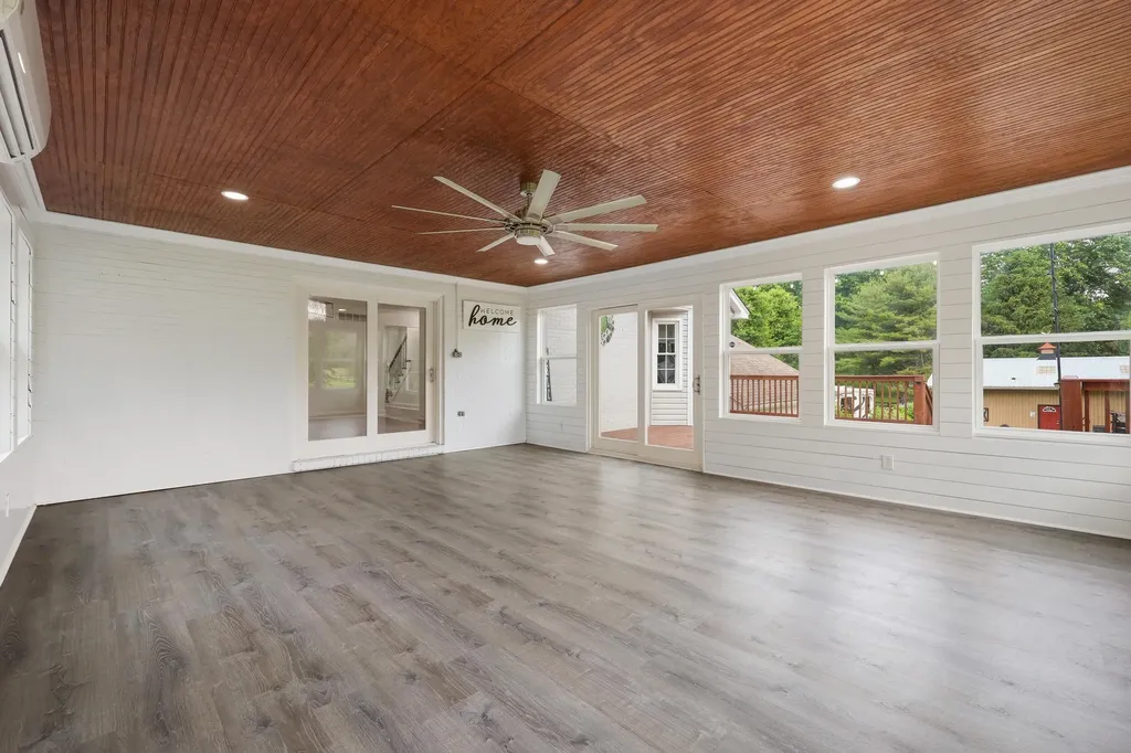 3140 Mccowans Ferry Road Versailles KY 40383