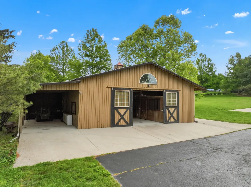 3140 Mccowans Ferry Road Versailles KY 40383