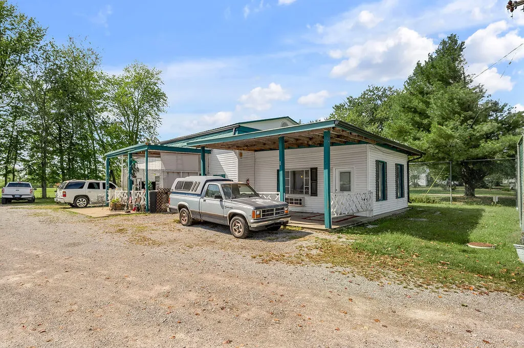 4738 Camargo Levee Road Mt Sterling KY 40353