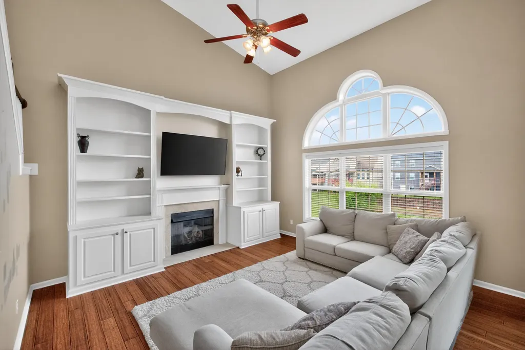 697 Lucille Drive Lexington KY 40511