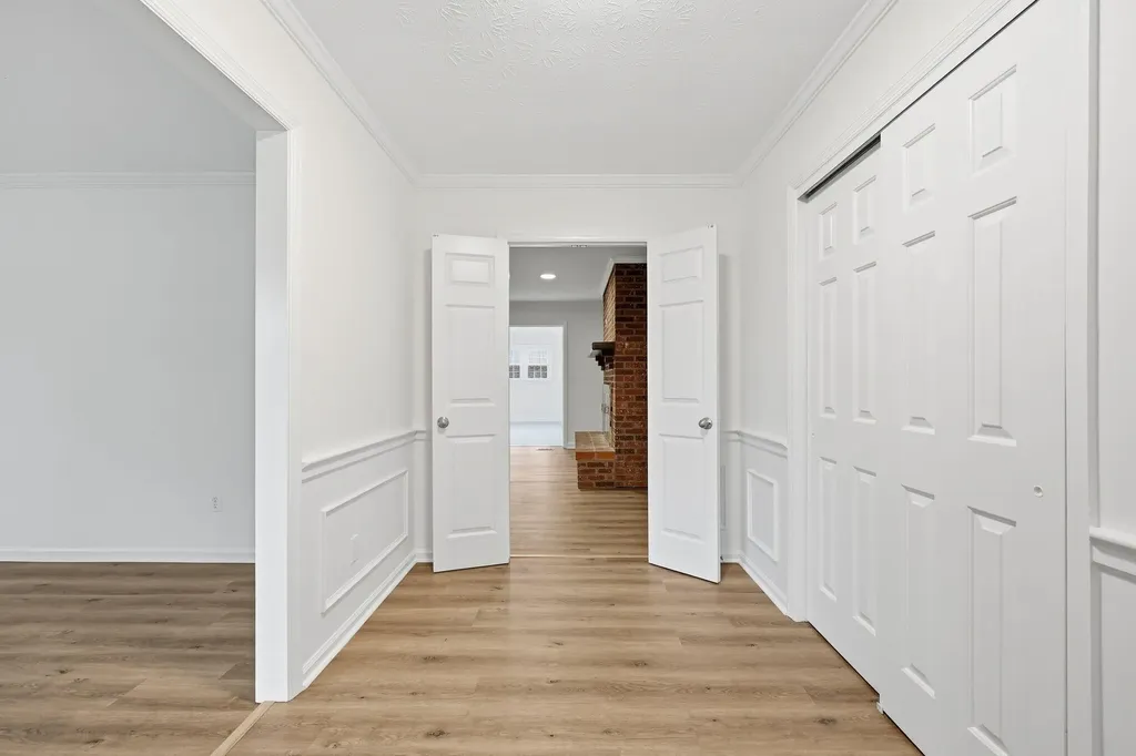 2009 Fort Harrods Drive Lexington KY 40513