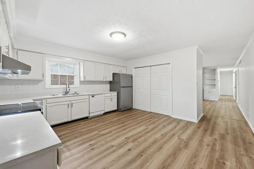 2009 Fort Harrods Drive Lexington KY 40513