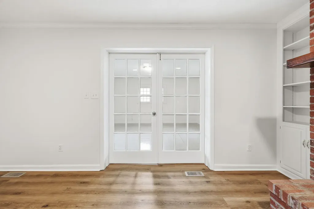 2009 Fort Harrods Drive Lexington KY 40513