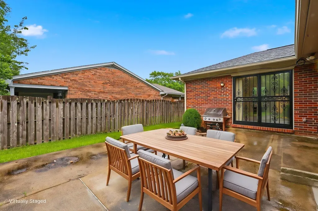 2009 Fort Harrods Drive Lexington KY 40513