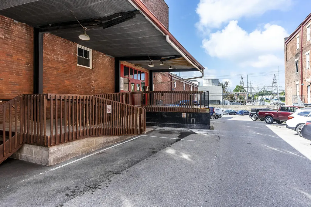 585 S Upper Street Lexington KY 40508