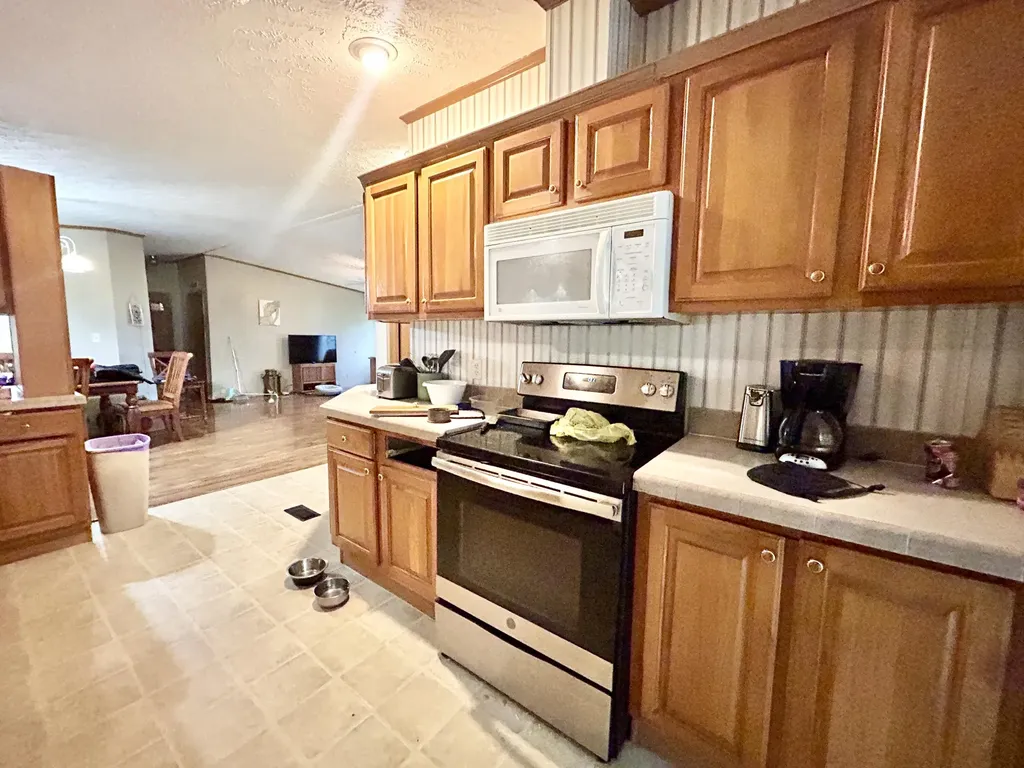 144 R.l Colyer Road Somerset KY 42501