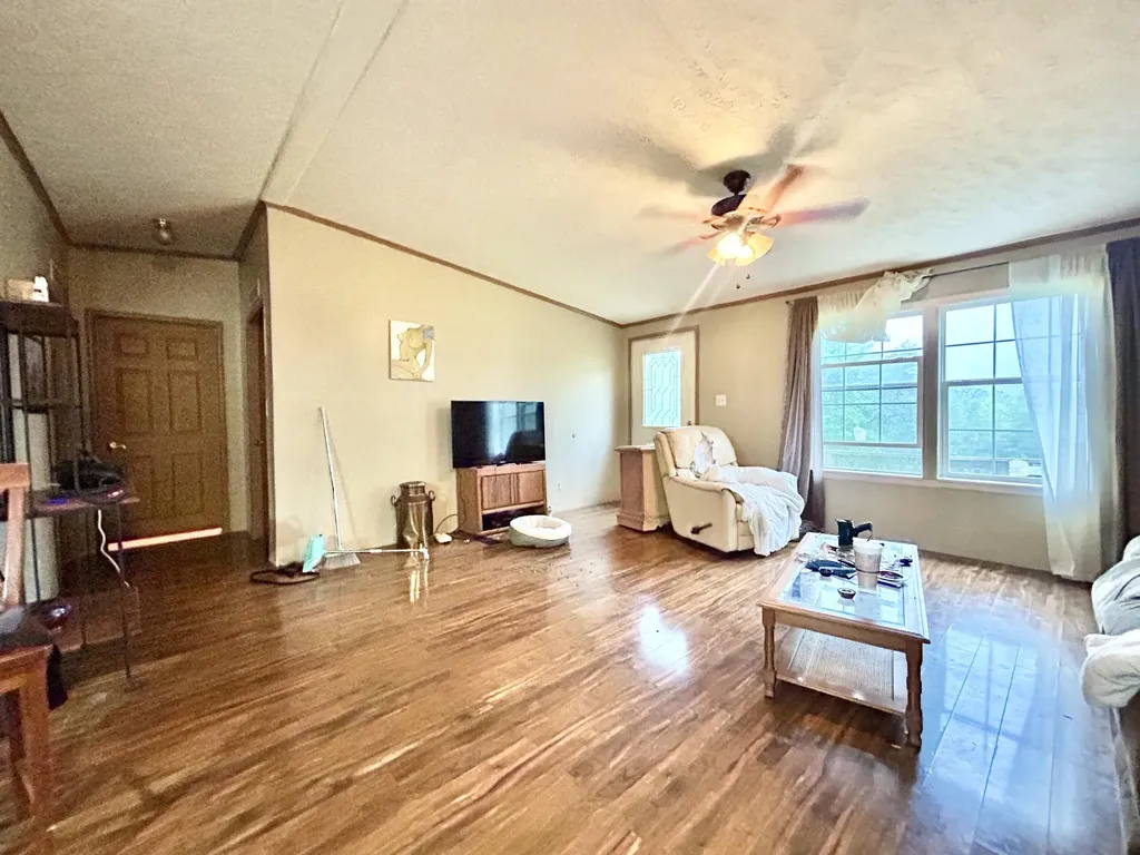 144 R.l Colyer Road Somerset KY 42501