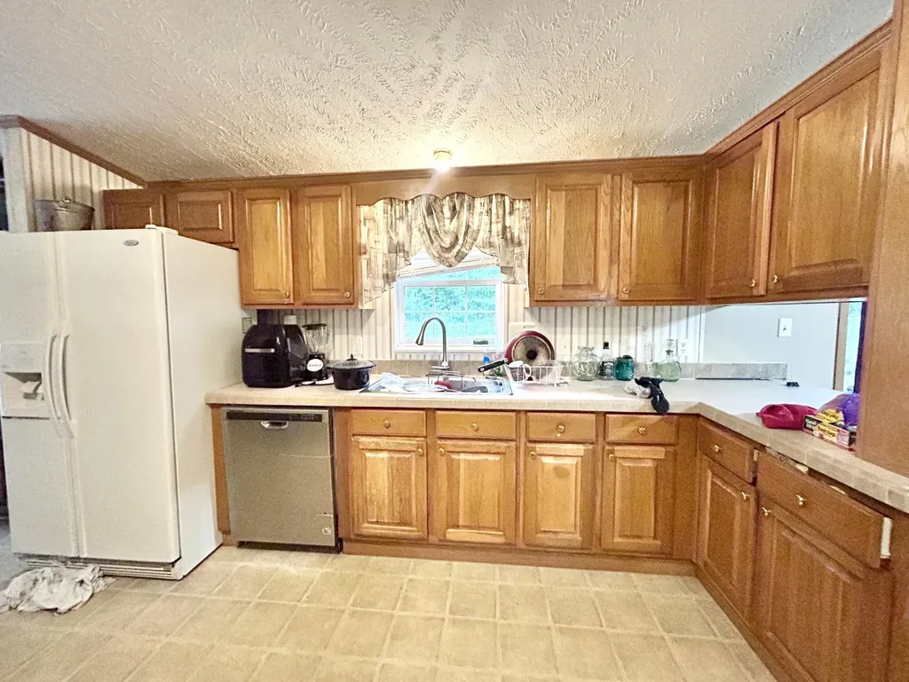 144 R.l Colyer Road Somerset KY 42501