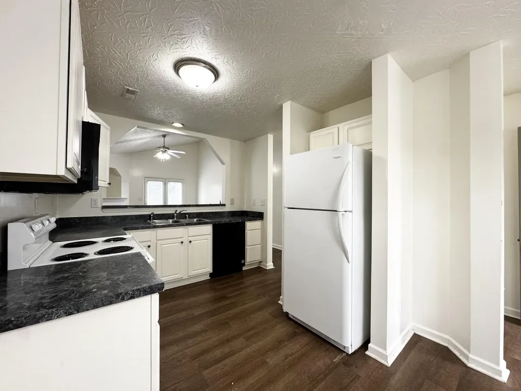 2740 Michelle Park Lexington KY 40511