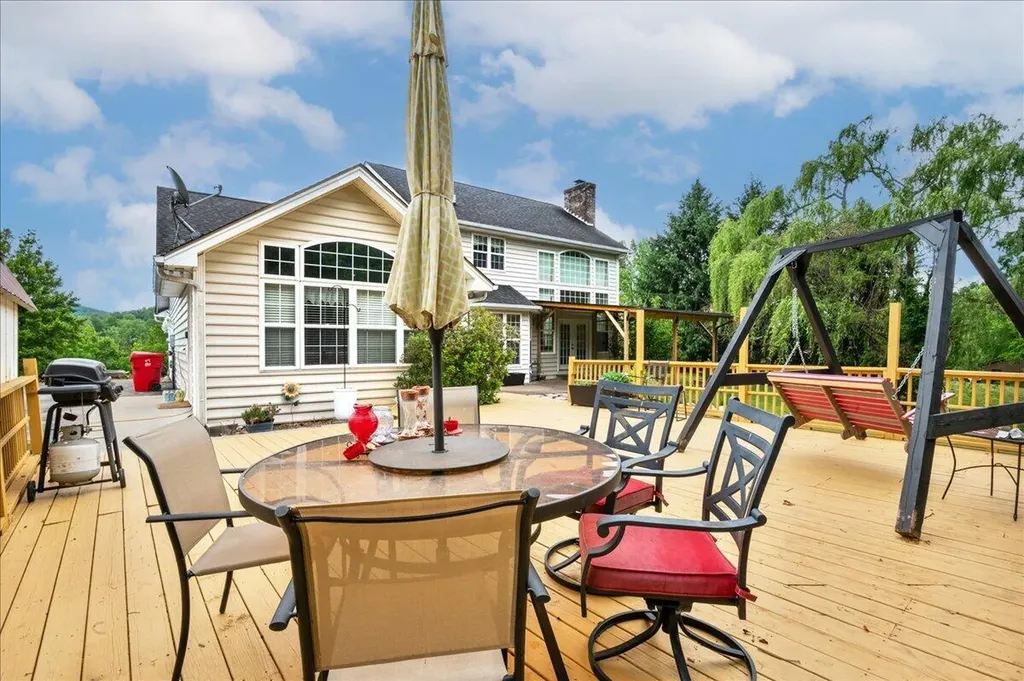 129 Ridge Point Lane Corbin KY 40701