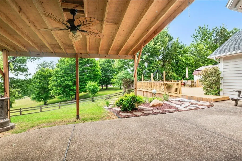 129 Ridge Point Lane Corbin KY 40701