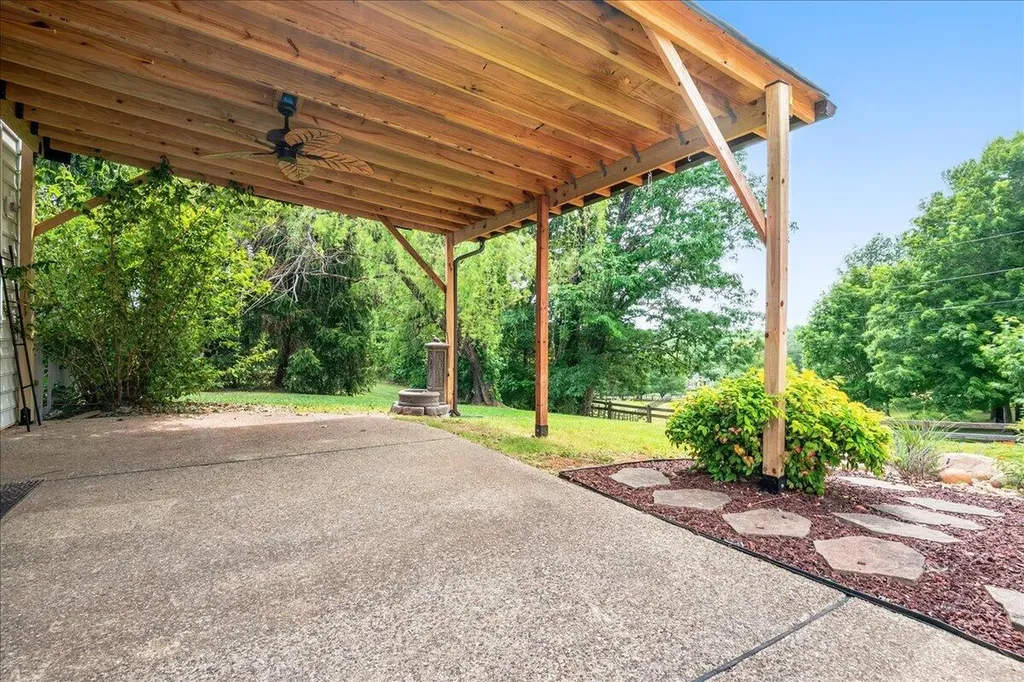 129 Ridge Point Lane Corbin KY 40701