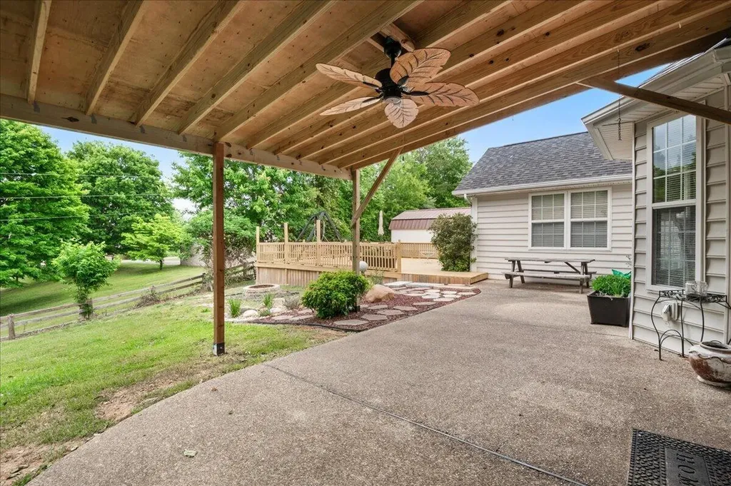 129 Ridge Point Lane Corbin KY 40701