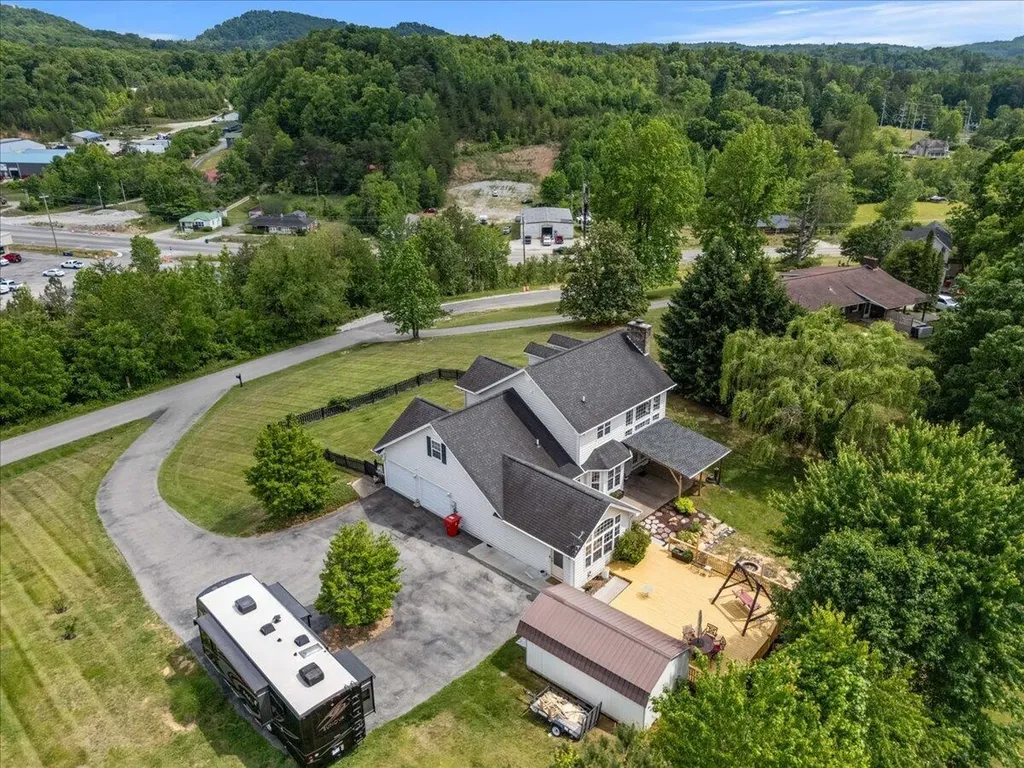129 Ridge Point Lane Corbin KY 40701