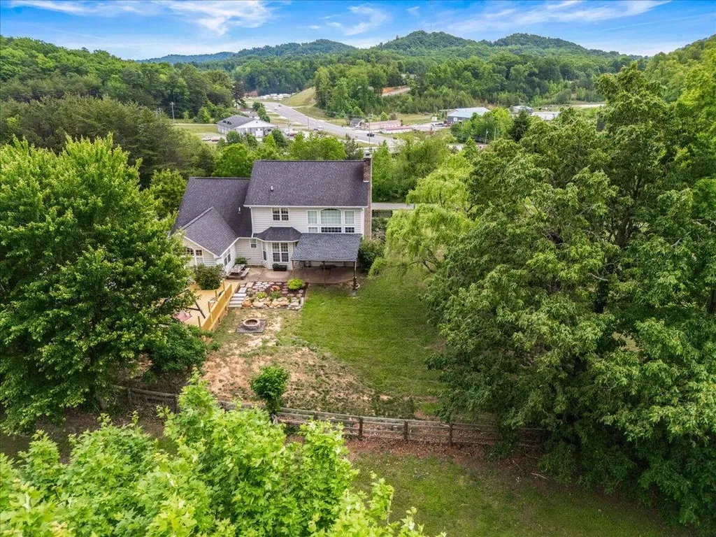 129 Ridge Point Lane Corbin KY 40701