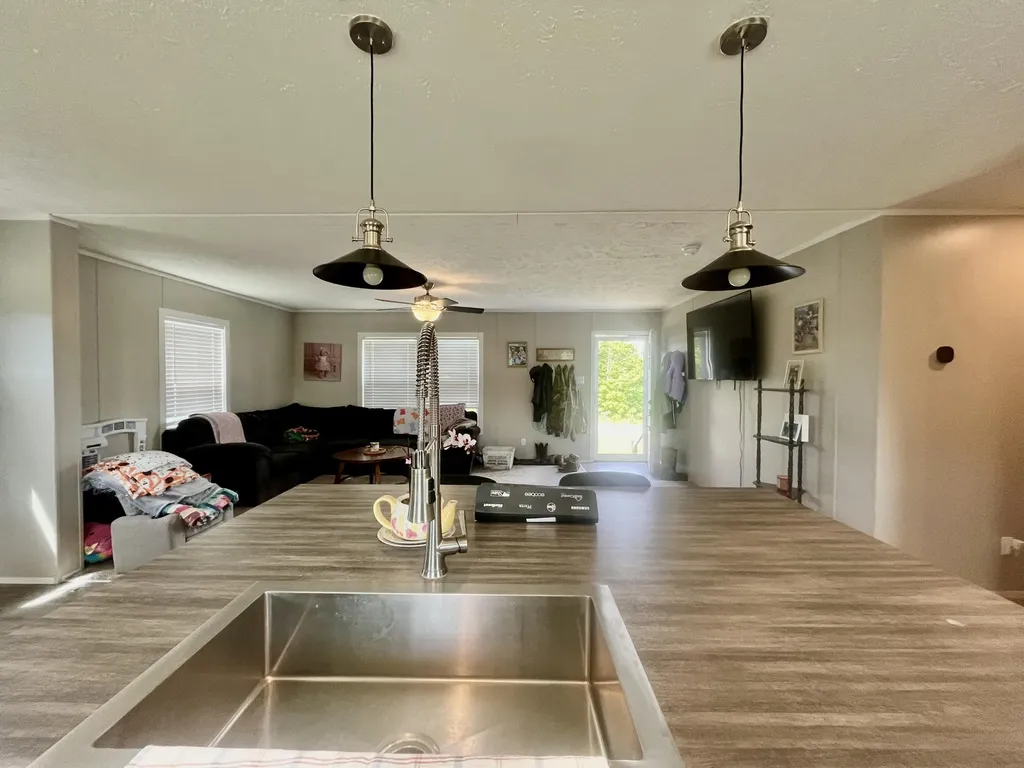 1090 Adkins-arthur Road Somerset KY 42501