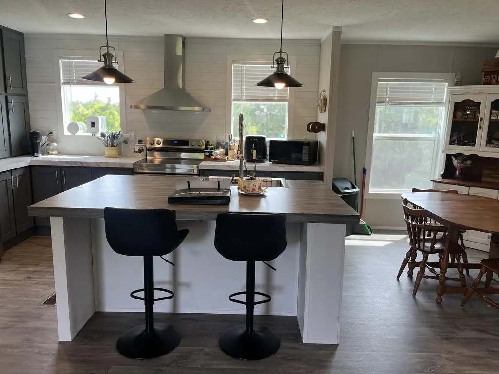 1090 Adkins-arthur Road Somerset KY 42501